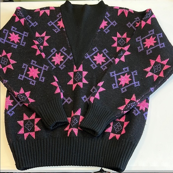 Profile - vintage, purple/pink wool sweater, quilt look - Picture 1 of 6